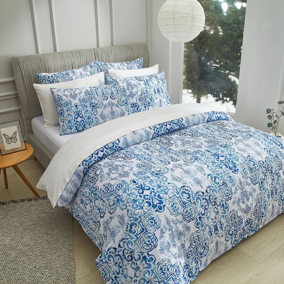 Queen size three piece quilt cover set, double sided bedding, including matching pillowcases