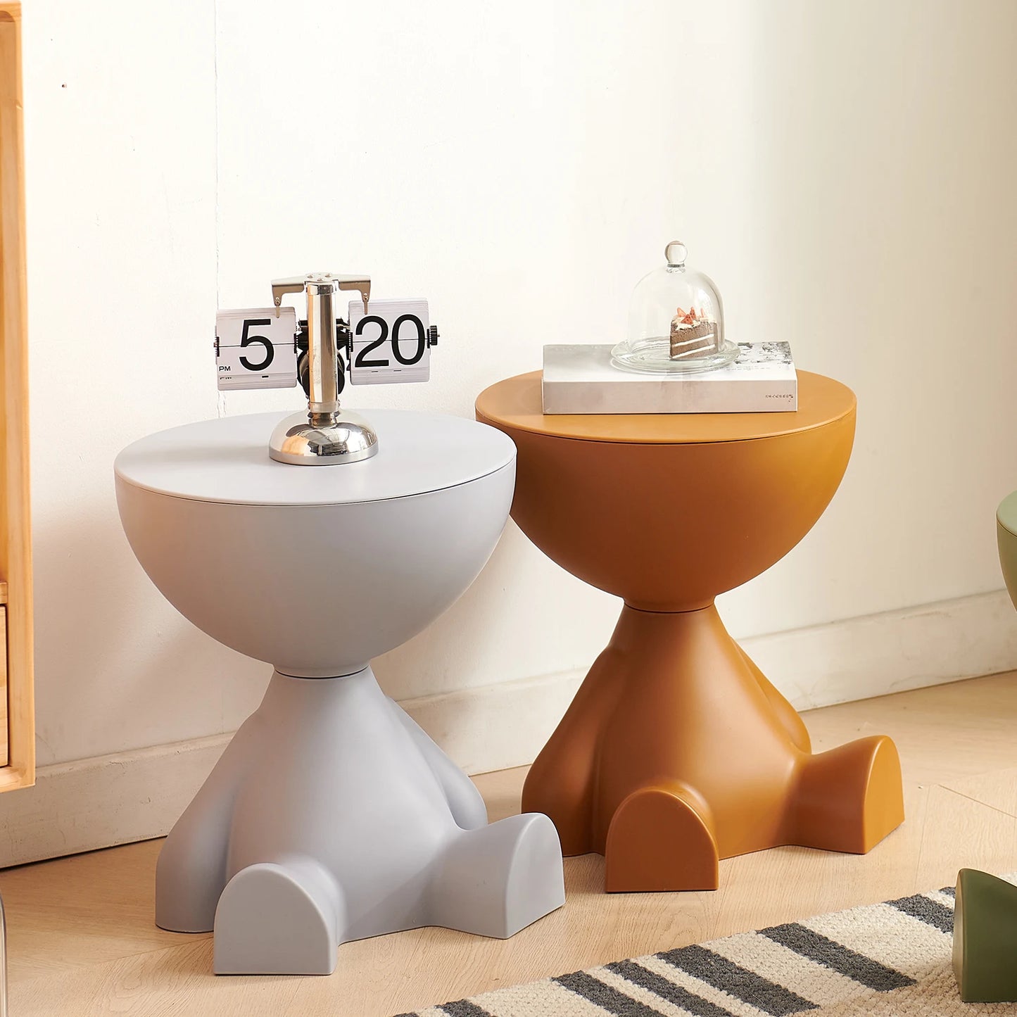 Small flat head coffee table  sofa side table table, round side table